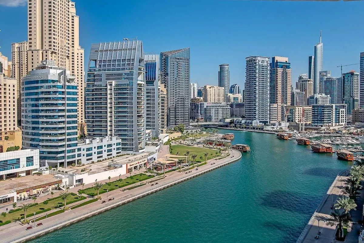 Skyline Retreat Sleeps 4 With Rooftop Pool-Dubai Marina Apartment 0*, Dubai United Arab Emirates